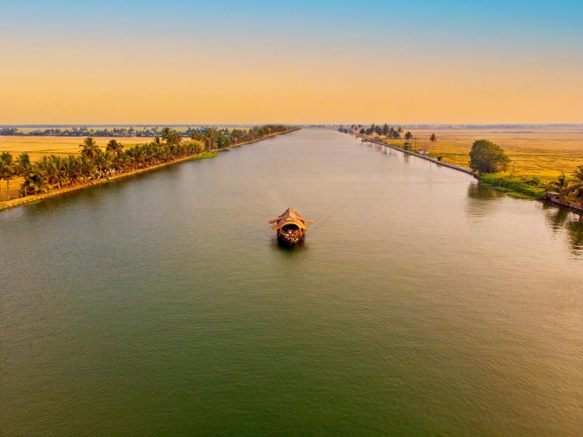 Отель Spice Coast Cruises - Houseboat, A Cgh Earth Experience Alappuzha Экстерьер фото