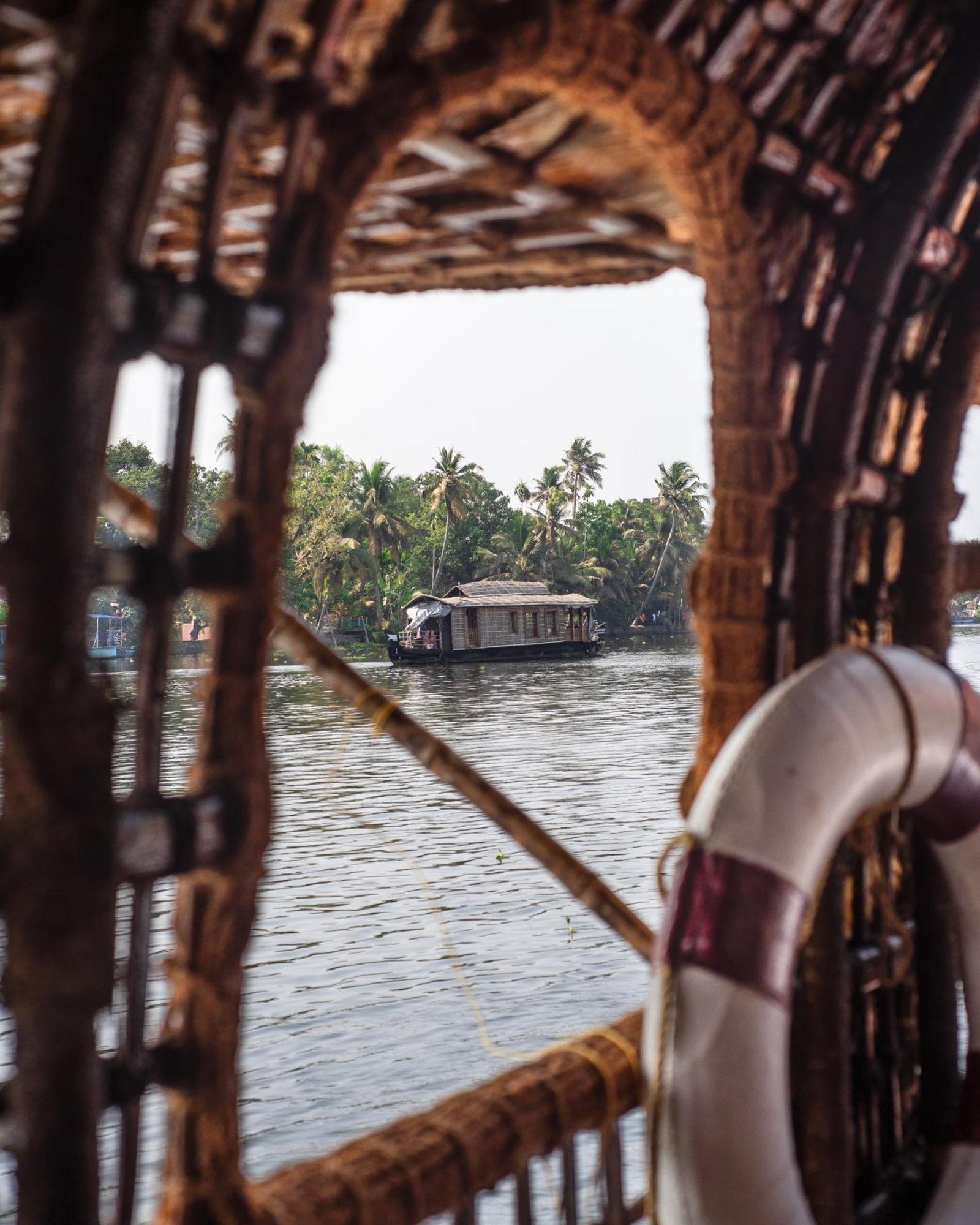 Отель Spice Coast Cruises - Houseboat, A Cgh Earth Experience Alappuzha Экстерьер фото