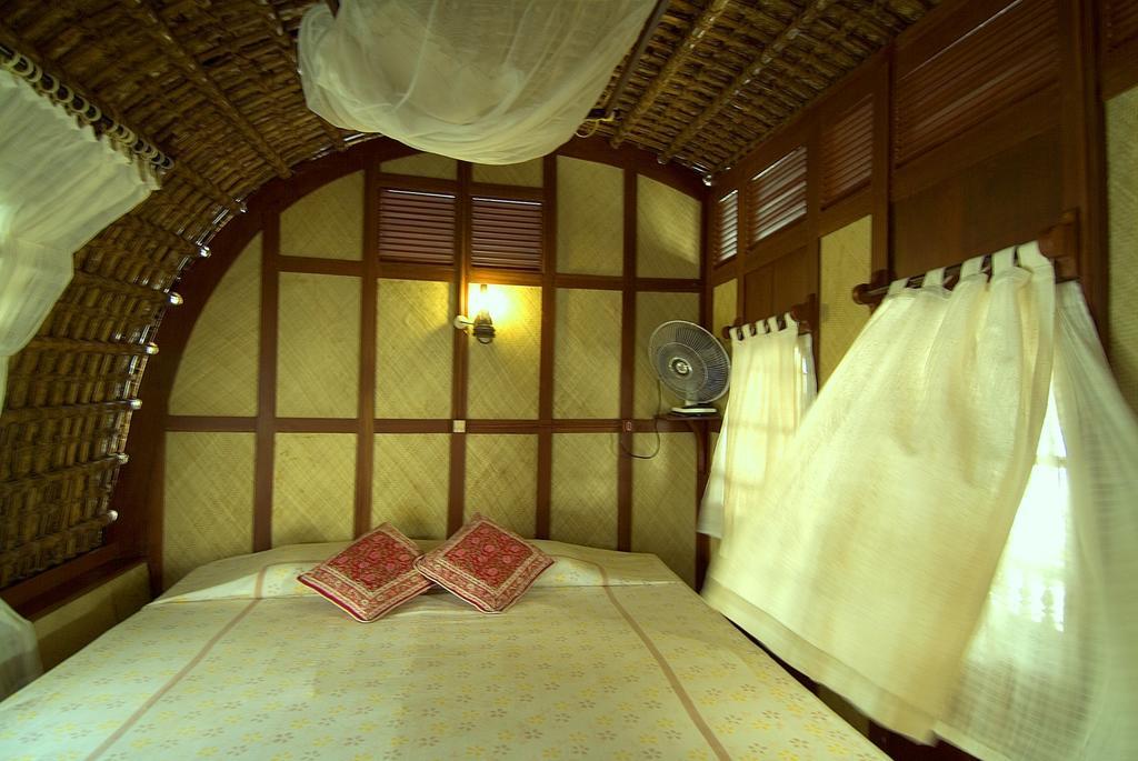 Отель Spice Coast Cruises - Houseboat, A Cgh Earth Experience Alappuzha Экстерьер фото